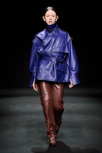 Look 5